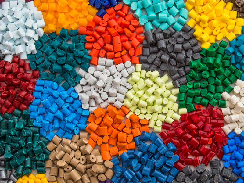 インサート成形に使用される材料 