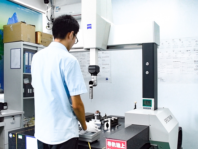 Zeiss 3D Koordinat &Ouml;l&ccedil;&uuml;m Makinesi (CMM)