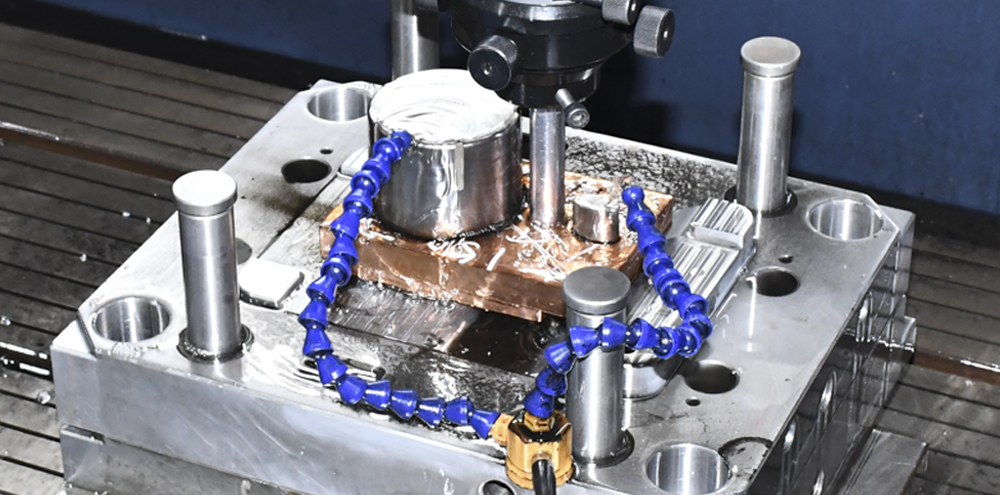 Servi&ccedil;os de fabrica&ccedil;&atilde;o de moldes de inje&ccedil;&atilde;o